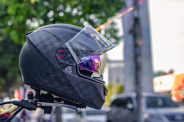How to measure for a motorcycle helmet