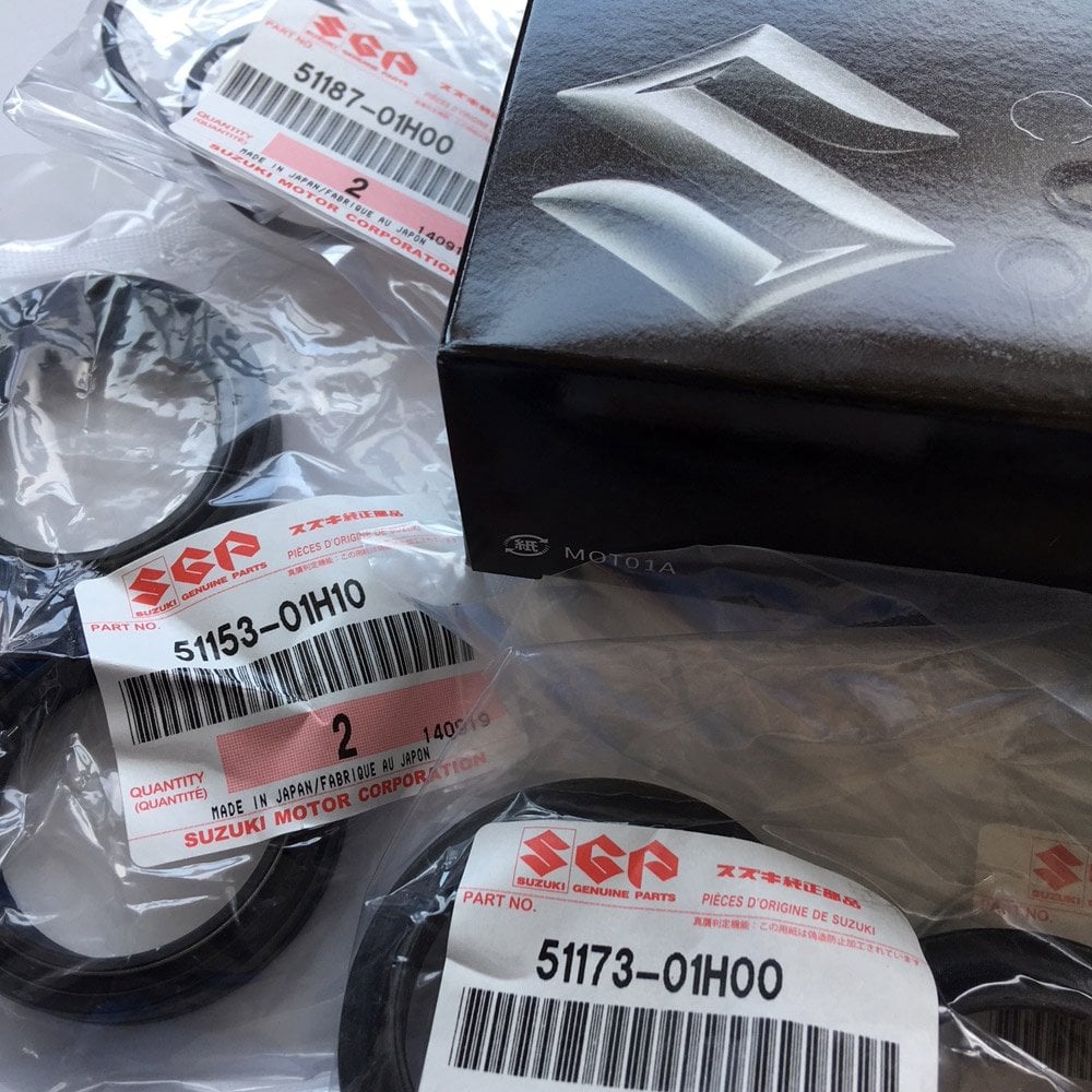 Suzuki Genuine Part - Fork Seal Kit (GSXR 600/750 L1-L7) - 51150-01830-000