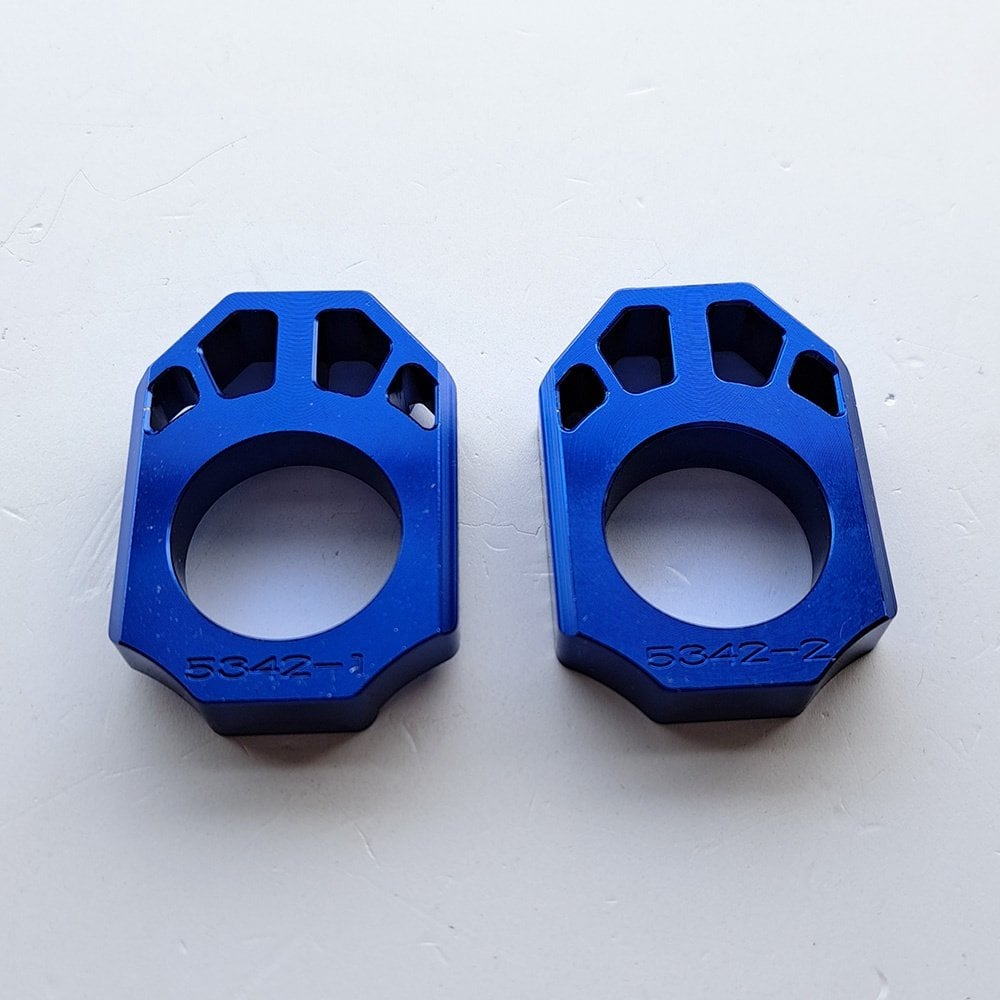 Zeta - Axle Blocks - YZF250 14-26, YZF450 14-26, YZF250X 25-26, YZF450X 24-26, WRF250 25-26, WRF450 24-26, Fantic XX125 21-26, XX250 22-26, XE125 21-26, XEF250 21-26, XEF450 22-26