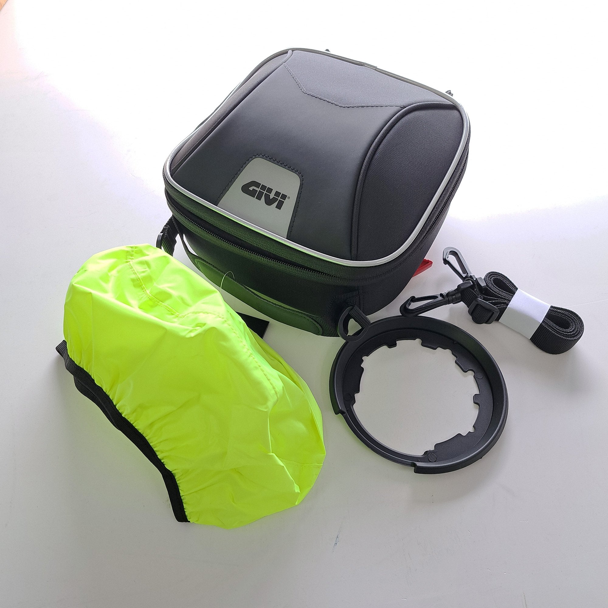 Givi (Tankbag) - XS319Y Tanklock - Black (3L)