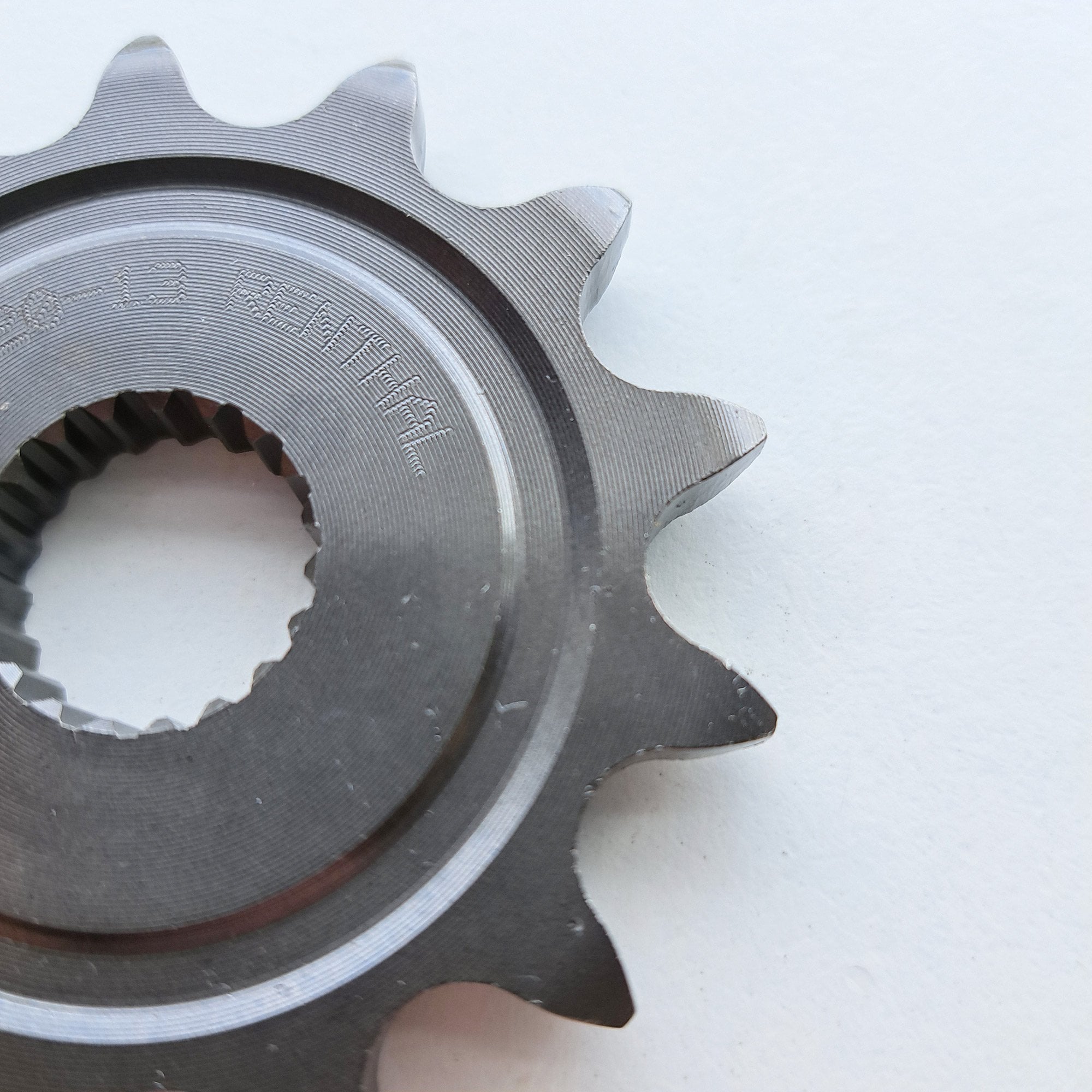 Renthal - Sprocket - Front - 256/TG319 - 520 - CR125 87-03