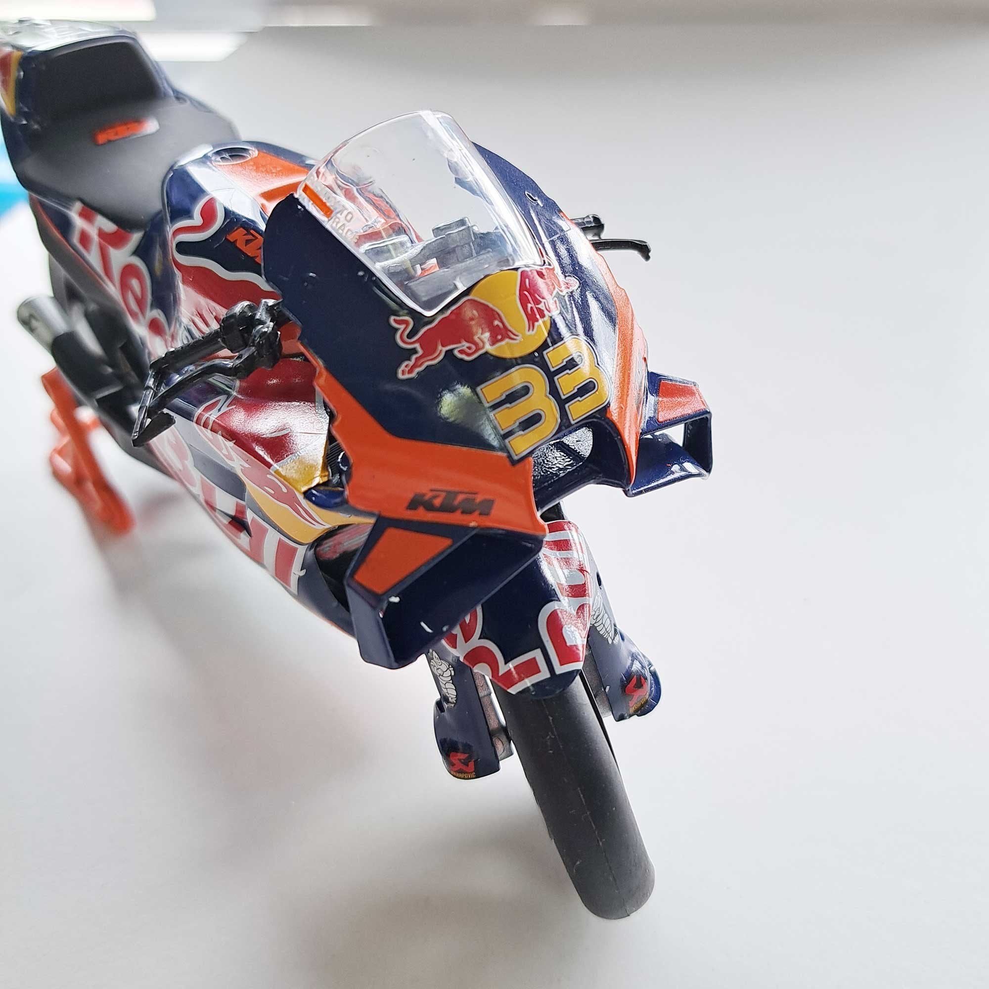 New Ray Toys - 1:12 - ROAD - KTM - Moto-GP - Red Bull - Binder #33