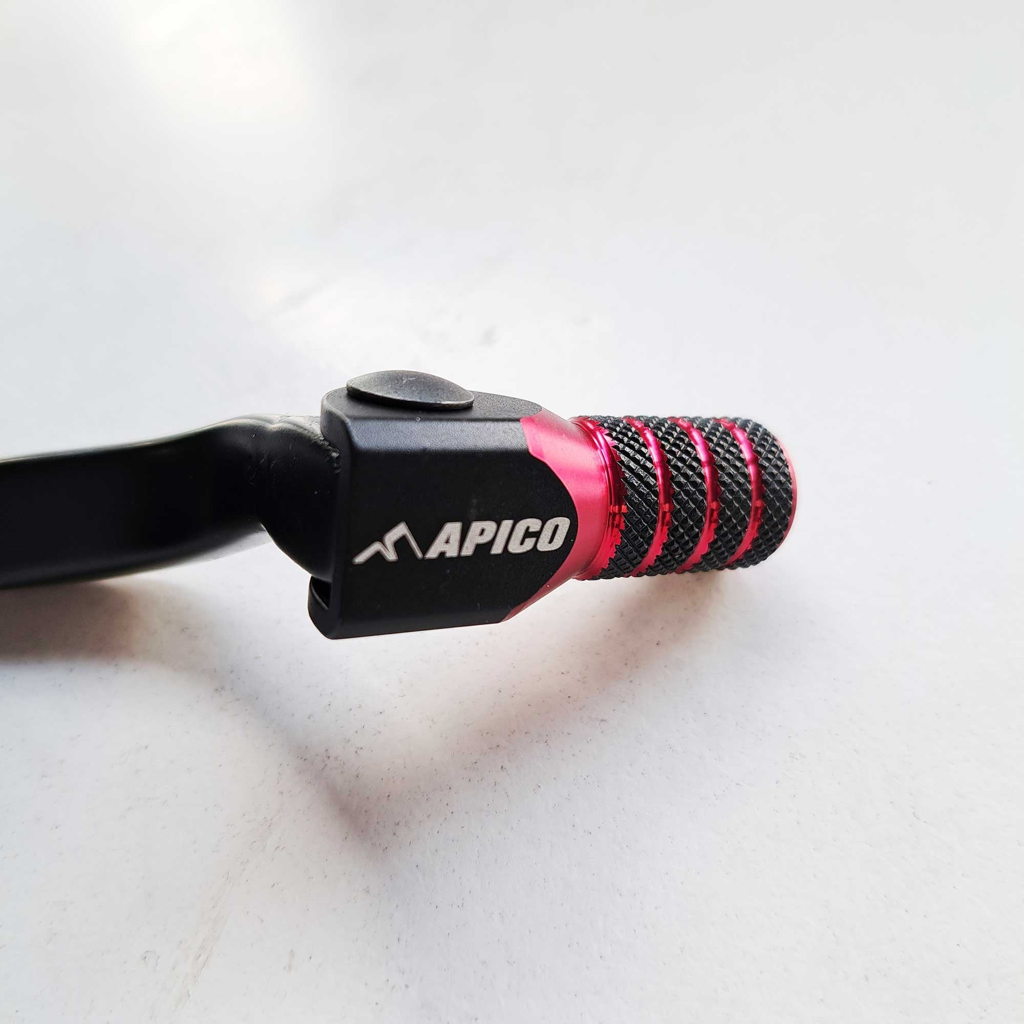 Apico - Gear Lever - Elite - Beta 2T 125 18-26, 200 19-26, 250/300RR 13-26, 4T 350-520 10-19, MX RX300 21-25, RX250/350 26- - Black w/Red