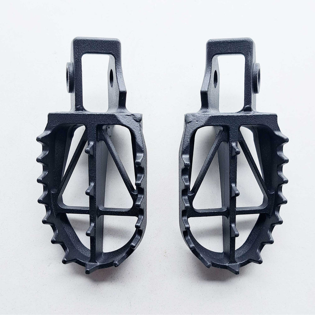 DRC - Foot Pegs (Ultra-Wide) - KTM SX85 18-24, SX125/150 16-22, SX250 17-22, SXF250-450 16-22, EXC/EXCF250-500 17-23, Husqvarna TC85 18-24 TC125 16-22, TC250 17-22, FC250-450 16-22, TE/FE 150-501 17-23, Gas Gas MC/MCF/EC/ECF/EX/EXF 85-450 21-23