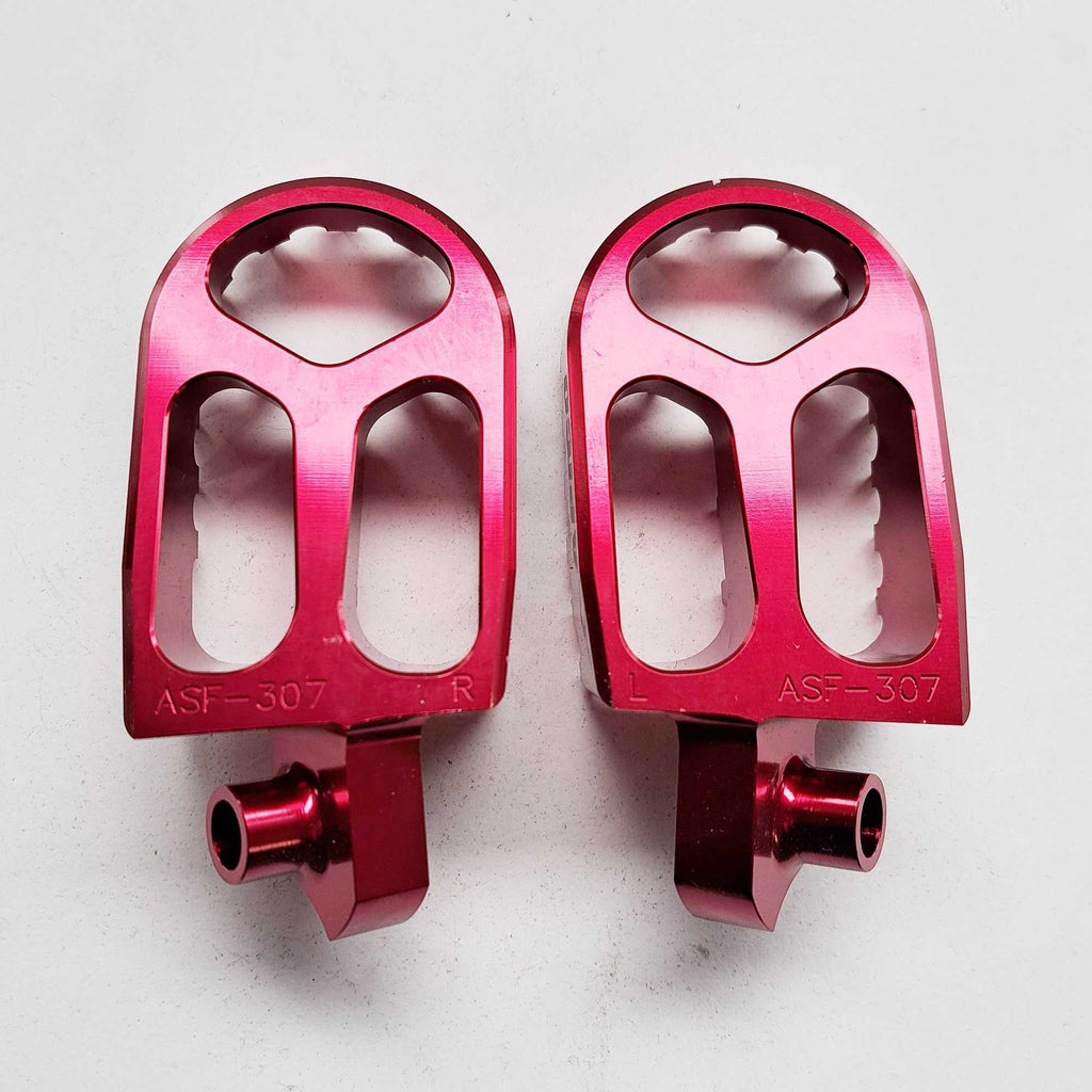 Apico - Foot Pegs - X-Treme - RMZ250 10-26, RMZ450 10 & 12-26 - Red