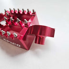 Apico - Foot Pegs - XTREME - RMZ250 10-26, RMZ450 10 & 12-26 - Red