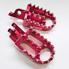 Apico - Foot Pegs - XTREME - CRF150 07-26, CR125/250 02-07, CRF250 R/X/RX/L 04-26, CRF450 02-26 R/X/RX/L, CRF250L 13-21, CRF300L 21-25, CRF1000L 18-26 - Red