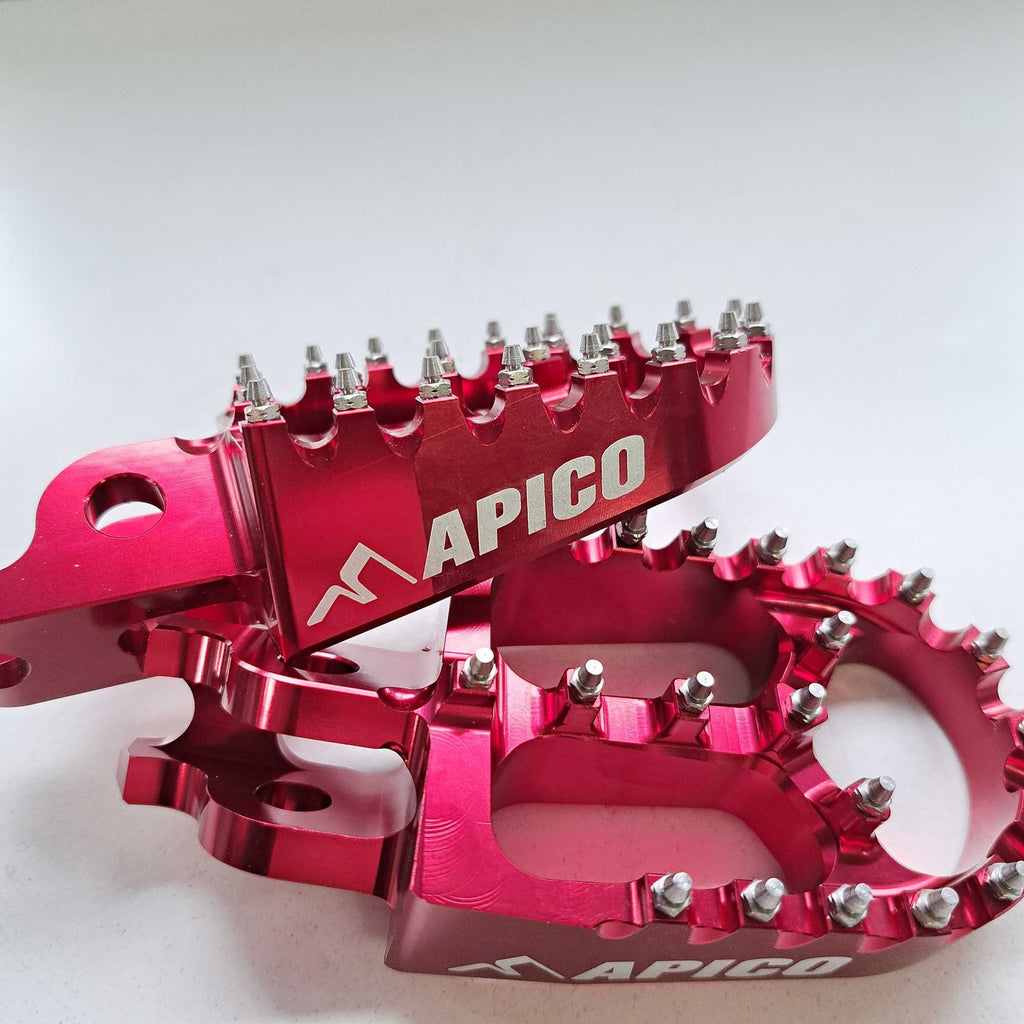 Apico - Foot Pegs - X-Treme - CRF150 07-26, CR125/250 02-07, CRF250 R/X/RX/L 04-26, CRF450 02-26 R/X/RX/L, CRF250L 13-21, CRF300L 21-25, CRF1000L 18-26 - Red