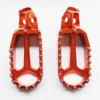 Apico - Foot Pegs - XTREME - KTM SX/SXF 125-450 23-27, EXC/EXCF 125-450 24-27, Husqvarna TC/FC 125-450 23-27, TE/FE 125-450 24-27, TX300 23-27, FX350/450 23-27, Gas Gas 125-500 24-27, MCF250/450 FACTORY 23-27