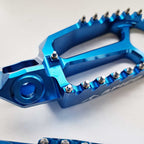 Apico - Foot Pegs - XTREME - KTM SX/SXF 125-450 23-27, EXC/EXCF 125-450 24-27, Husqvarna TC/FC 125-450 23-27, TE/FE 125-450 24-27, TX300 23-27, FX350/450 23-27, Gas Gas 125-500 24-27, MCF250/450 FACTORY 23-27