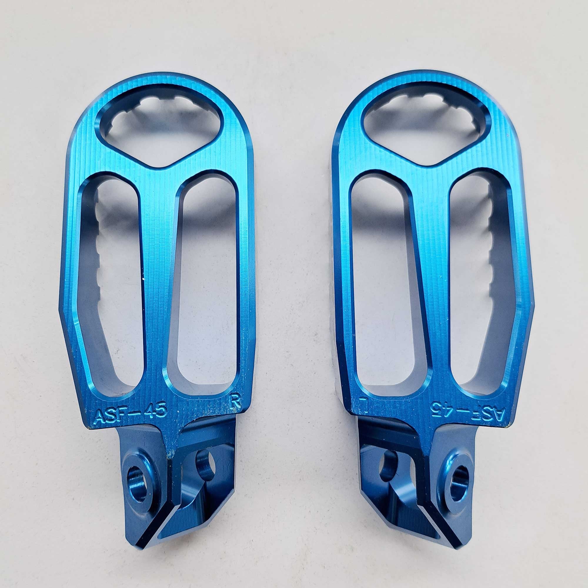 Apico - Foot Pegs - X-Treme - KTM SX/SXF 125-450 23-26, EXC/EXCF 125-450 24-26, Husqvarna TC/FC 125-450 23-26, TE/FE 125-450 24-26, TX300 23-26, FX350/450 23-26, Gas Gas 125-500 24-26, MCF250/450 FACTORY 23-26
