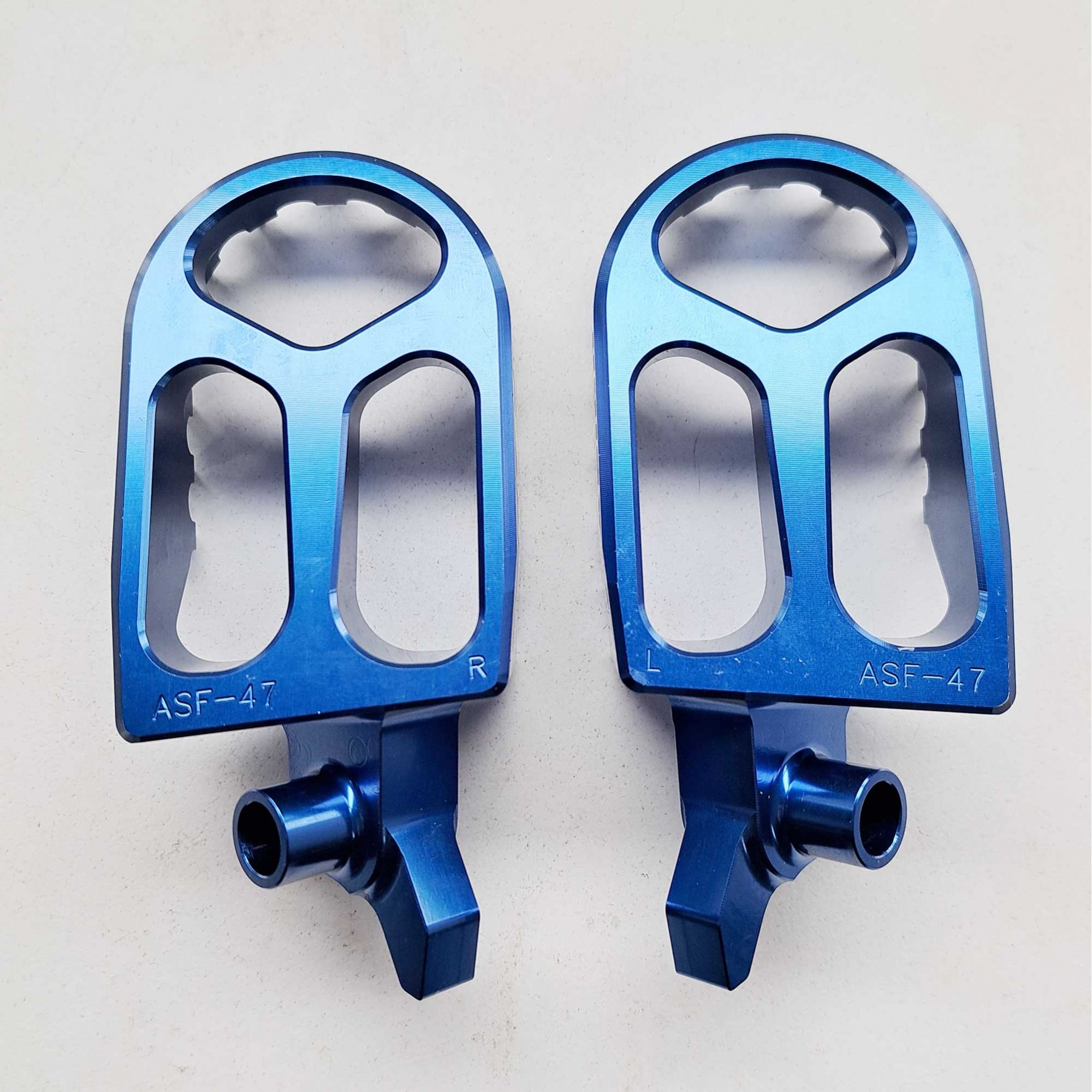 Apico - Foot Pegs - X-Treme - YZF250 24-26. YZF450 23-26, WRF250 25-26, WRF450 24-26, YZF250X 25-26, YZF450X 24-26