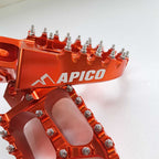 Apico - Foot Pegs - XTREME - KTM SX50 14-23, SX65 11–23, SX85 03-17, SX125/150 98-15, SX250 00-16, SXF250-450 06-15, EXC/EXCF 98-16, Husqvarna TC50/65 17-23, TC85 14-17, TC/FC 125-450 14-15, TC250 14-16, TE/FE 14-16, Gas Gas MC50/65 21-23 - Orange