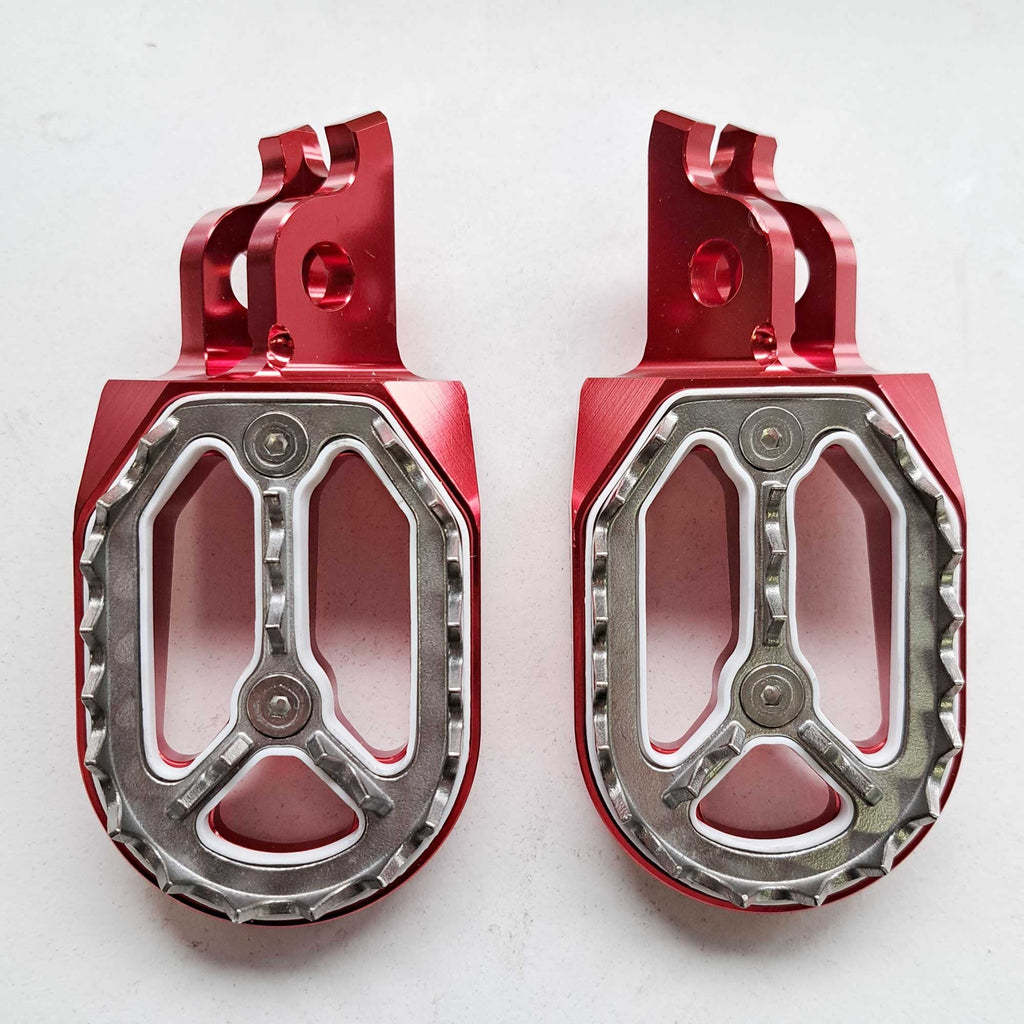 Apico - Foot Pegs - Pro-Bite - CRF150 07-26, CR125/250 02-07, CRF250 R/X/RX/L 04-26, CRF450 02-26 R/X/RX/L, CRF250L 13-21, CRF300L 21-26, CRF1000L 18-26