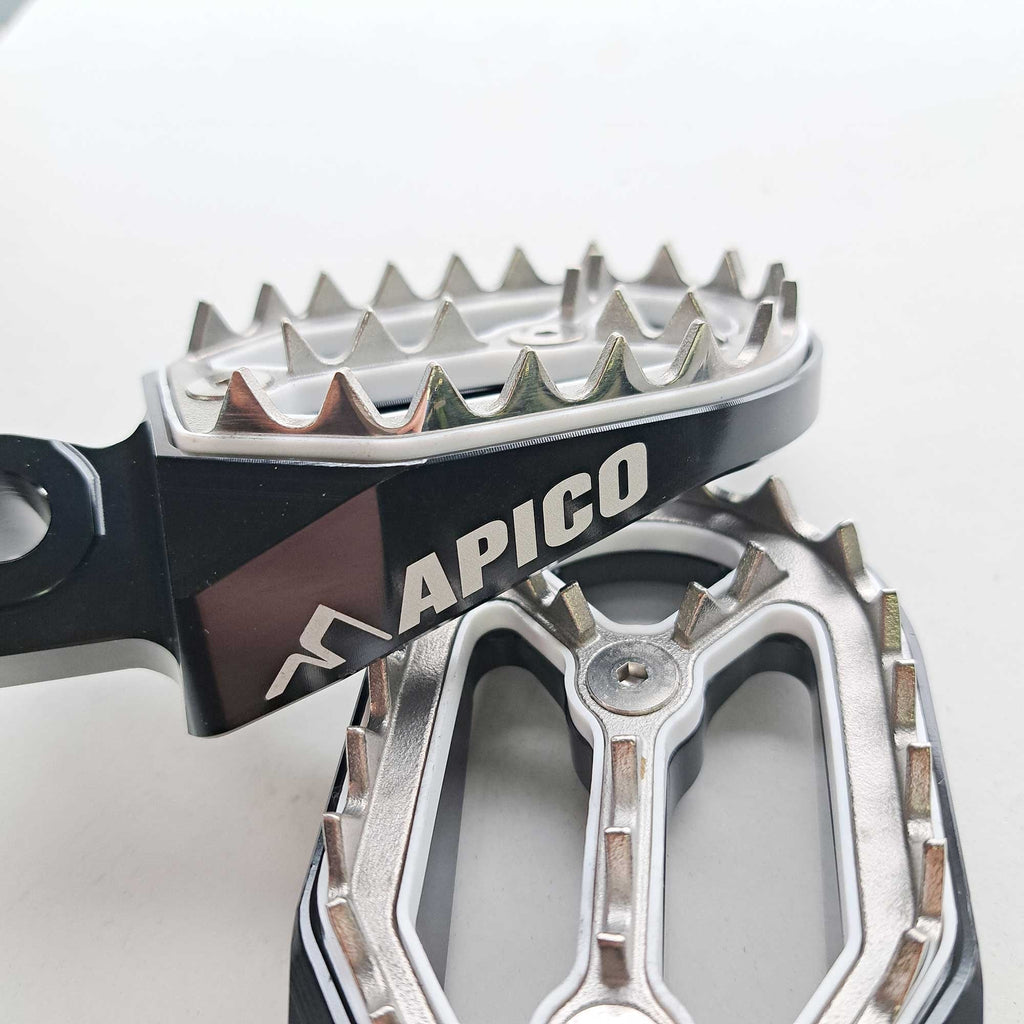 Apico - Foot Pegs - Pro-Bite - RMZ250 10-26, RMZ450 10 & 12-26 - Black