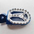 Apico - Foot Pegs - PRO-BITE - YZ65 18-27, YZ85 98-27, YZ125/250 99-27, YZF250 01-23, YZF450 03-22, WRF250 01-24, WRF450 03-23, YZF/WRF400/426 98-02, YZ125X 20-27, YZ250X 16-27