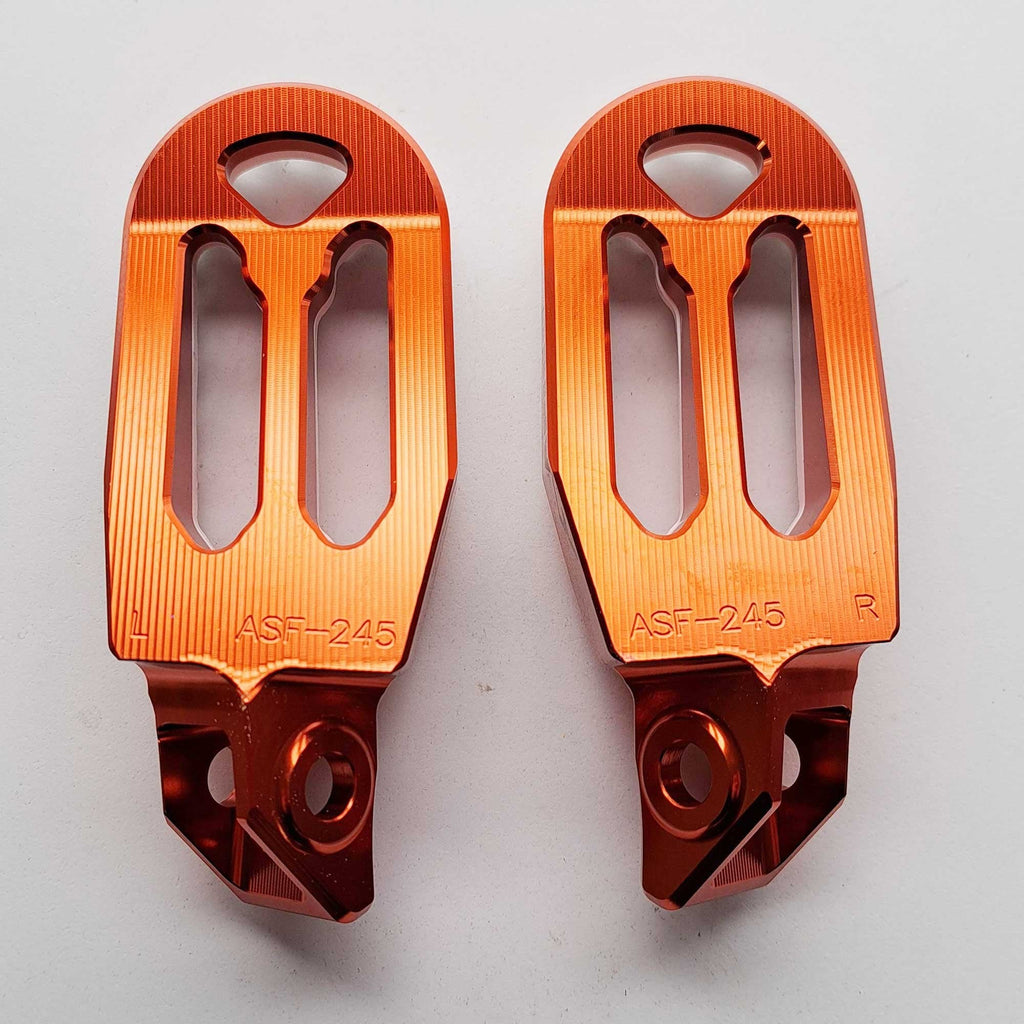 Apico - Foot Pegs - Pro-Bite - KTM SX/SXF 125-450 23-27, EXC/EXCF 125-450 24-27, Husqvarna TC/FC 125-450 23-27, TE/FE 125-450 24-27, TX300 23-27, FX350/450 23-27, Gas Gas 125-500 24-27, MCF250/450 FACTORY 23-27