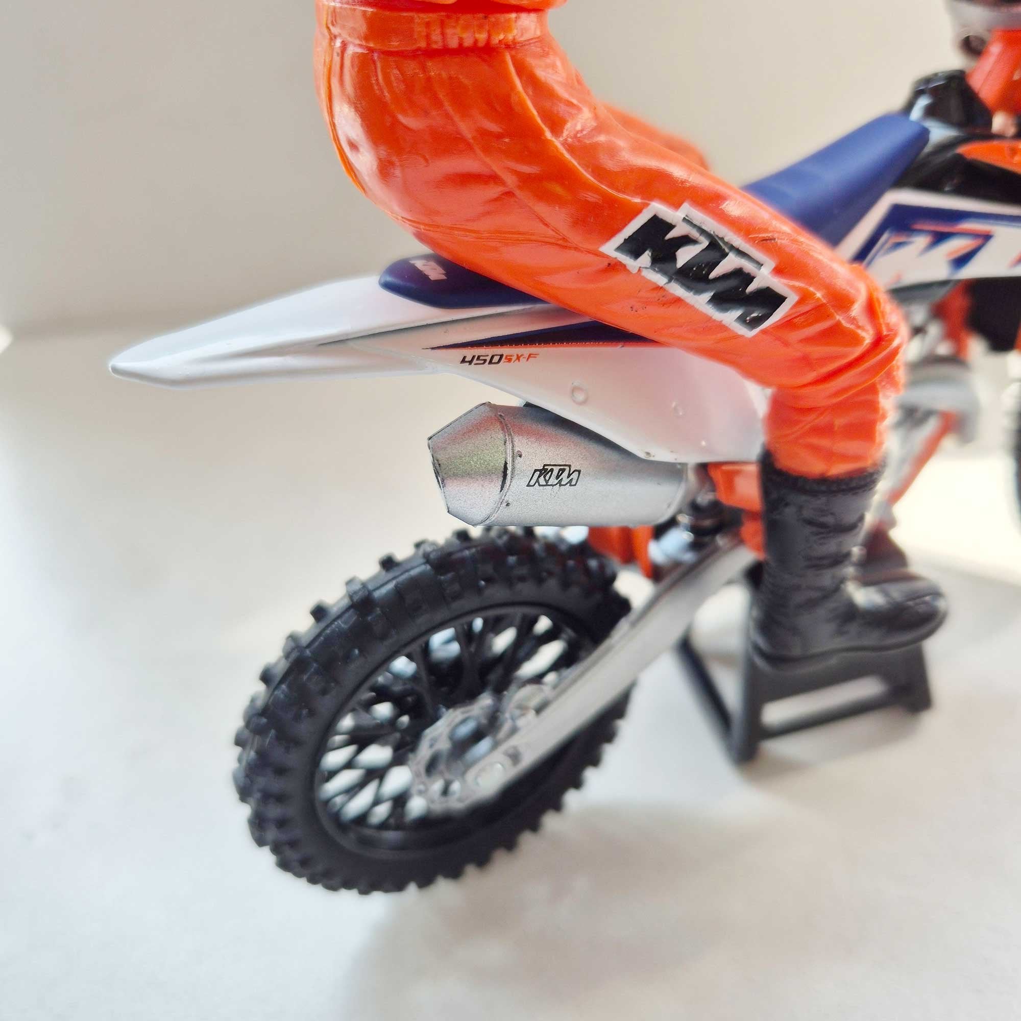 New Ray Toys - 1:12 - KTM - SXF450 19-22 - w/Rider