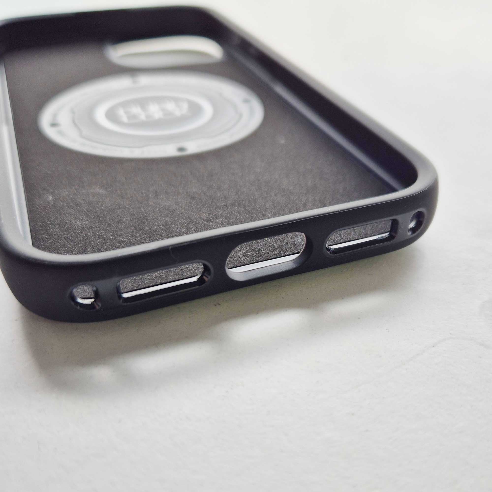 Quad Lock (MAG Case) - iPhone 15