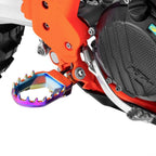 Zeta - Foot Pegs - MAX - KTM SX/SXF 125-450 23-27, EXC/EXCF 125-450 24-27, Husqvarna TC/FC 125-450 23-27, TE/FE 125-450 24-27, TX300 23-27, FX350/450 23-27, Gas Gas 125-500 24-27, MCF250/450 FACTORY 23-27