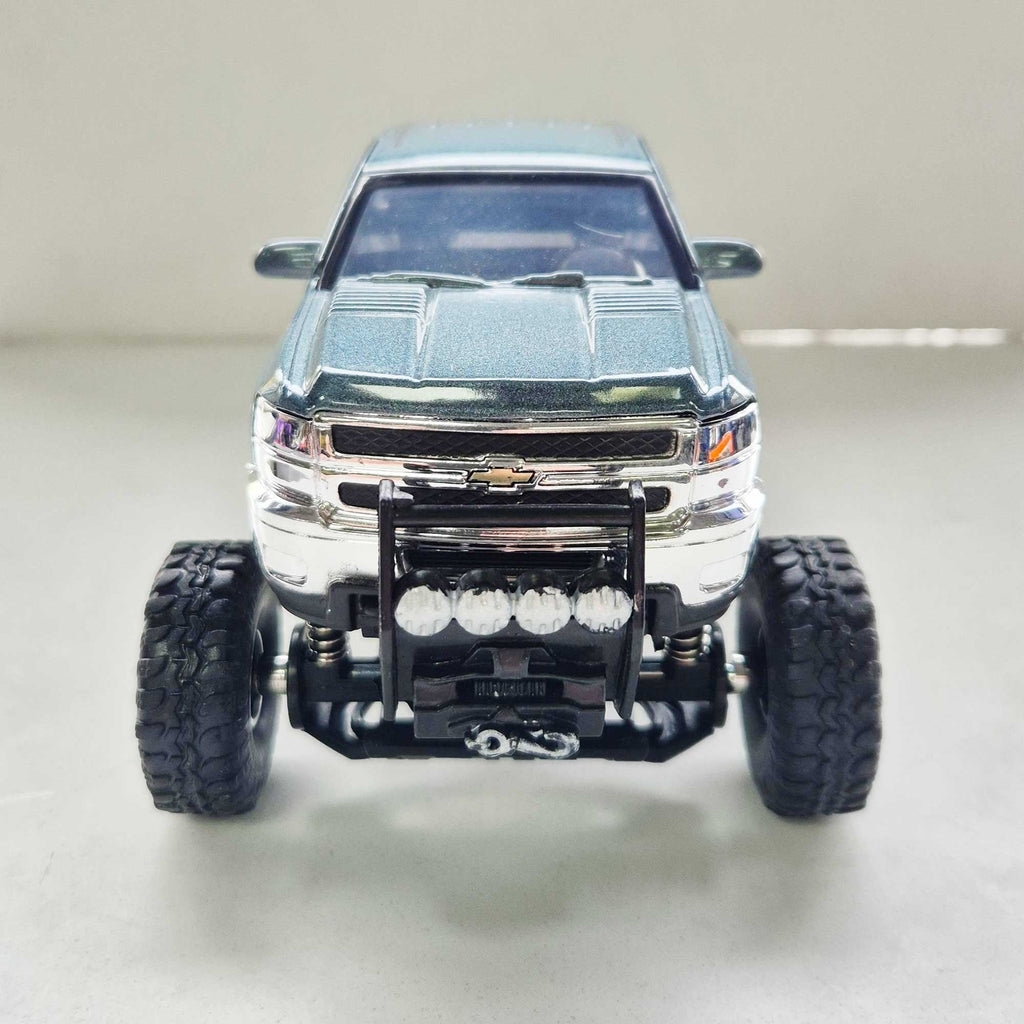 New Ray Toys - 1:32 - Truck - Chevrolet Pick-Up w/CR250