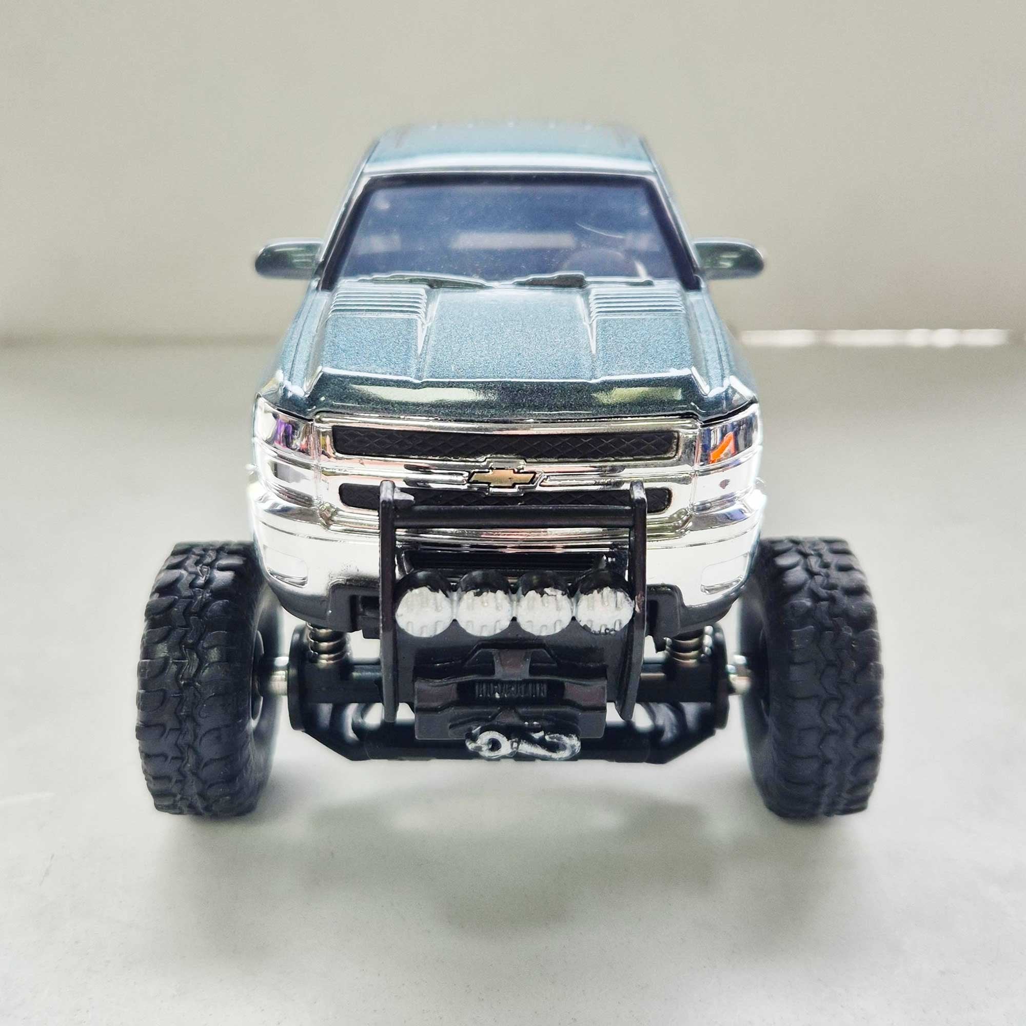 New Ray Toys - 1:32 - Truck - Chevrolet Pick-Up w/CR250
