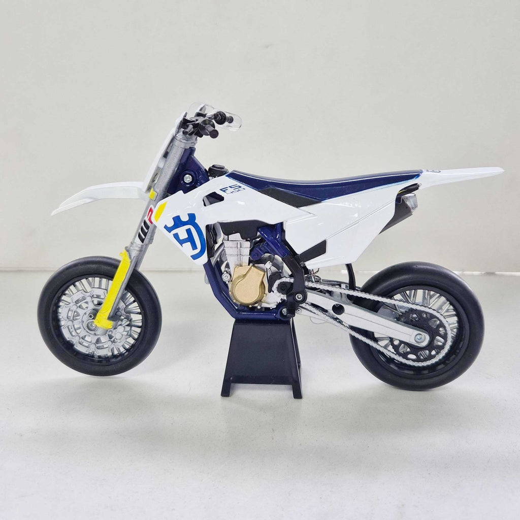 New Ray Toys - 1:12 - Husqvarna - FS450 19-23 - Supermoto