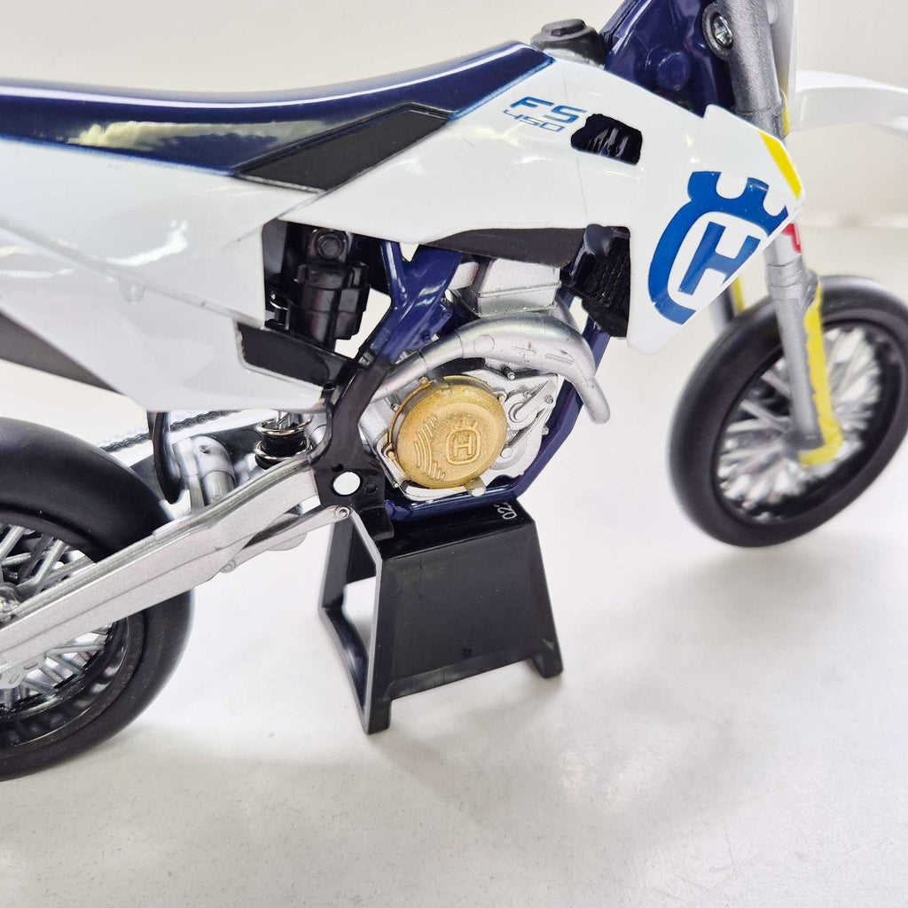 New Ray Toys - 1:12 - Husqvarna - FS450 19-23 - Supermoto