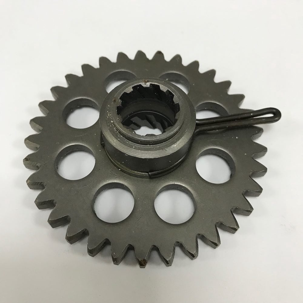 Suzuki Genuine Part - Kick Start Idle Gear (2 NT:33) (CL50 D/1983) - 26230-02102-000 (RRP £144.95)