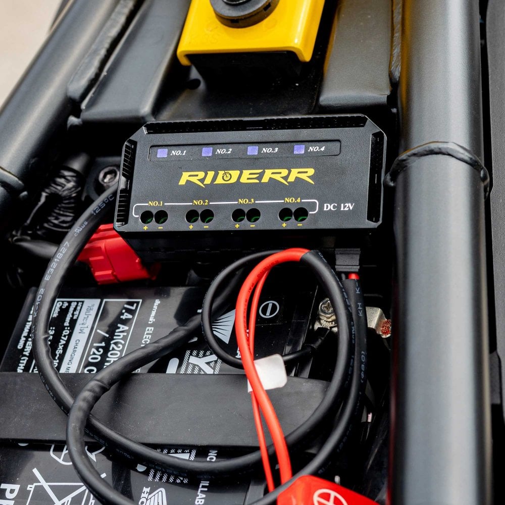 RIDERR Motorcycle Fuse Hub - 4x Devices (ignition Shut Off)