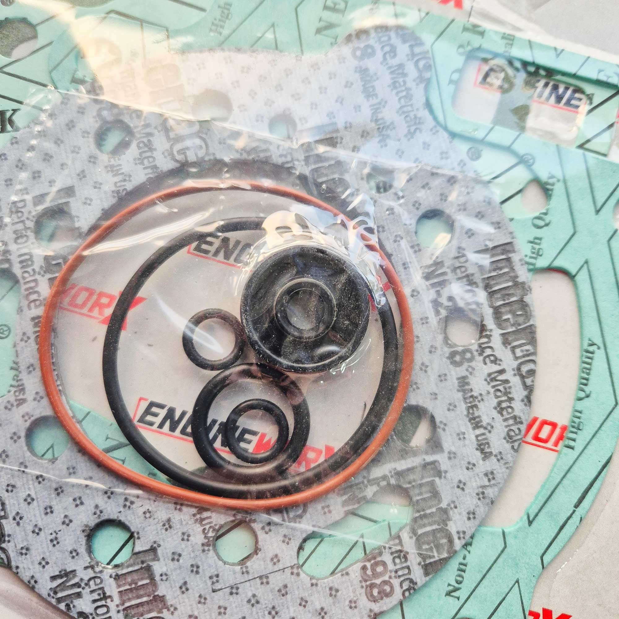 EngineWorx - Top End Gasket Kit - KTM SX125 98-01, EXC125 98-01, EGS125 98-01