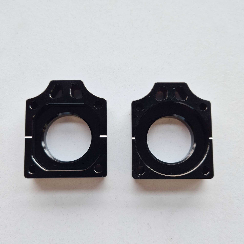 Apico - Axle Blocks - Triumph TF250X 24-26, TF450RC 25-26, TF250/450E 25-26