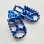 Apico - Foot Pegs - XTREME - KTM SX85 18-24, SX125/150 16-22, SX250 17-22, SXF250-450 16-22, EXC/EXCF250-500 17-23, Husqvarna TC85 18-24 TC125 16-22, TC250 17-22, FC250-450 16-22, TE/FE 150-501 17-23, Gas Gas MC/MCF/EC/ECF/EX/EXF 85-450 21-23
