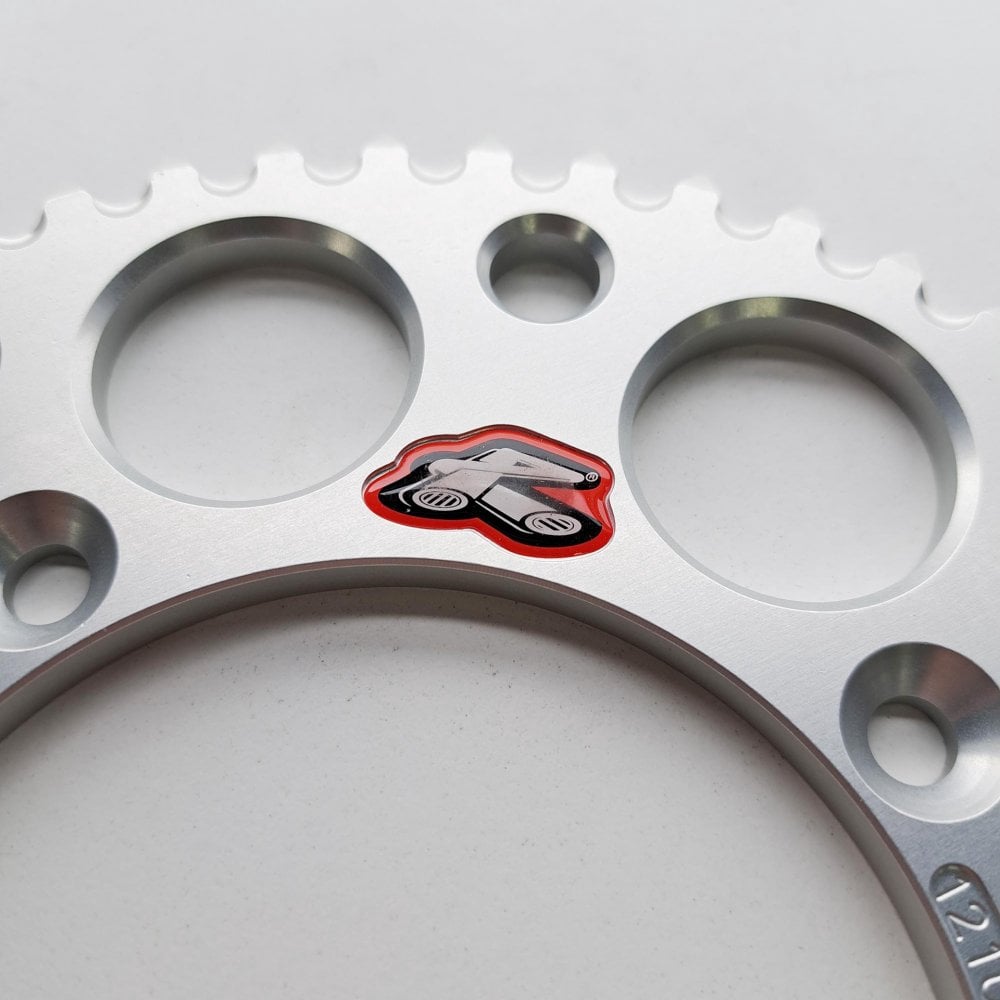 Renthal Rear Sprocket UltraLight 121U-428 - YZ80 93-00, YZ85 01-26, RM80 82-01, RM85 02-26