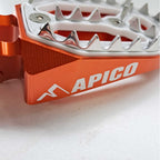 Apico - Foot Pegs - PRO-BITE - KTM SX85 18-24, SX125/150 16-22, SX250 17-22, SXF250-450 16-22, EXC/EXCF250-500 17-23, Husqvarna TC85 18-24 TC125 16-22, TC250 17-22, FC250-450 16-22, TE/FE 150-501 17-23, Gas Gas MC/MCF/EC/ECF/EX/EXF 85-450 21-23