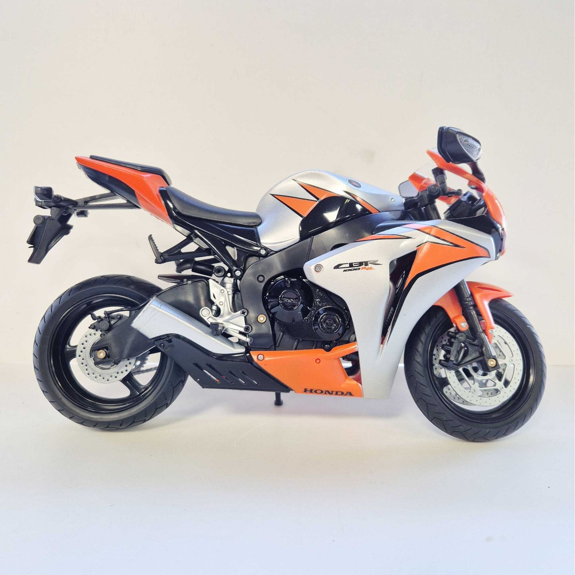 New Ray Toys - 1:6 - Honda - CBR1000 Silver/Orange