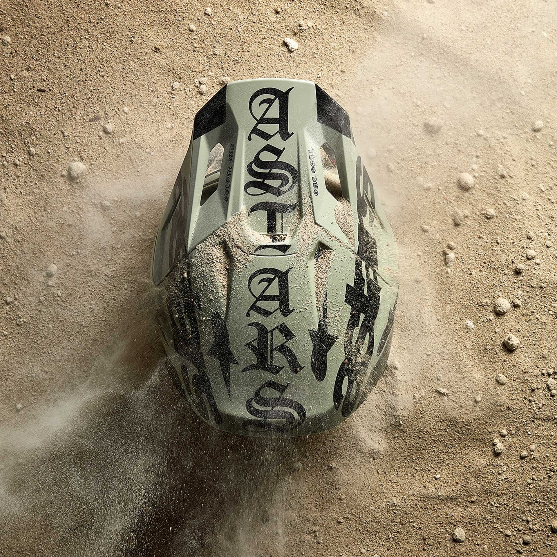 Alpinestars WOLF DUST Limited Edition MX | Enduro Helmet (Dune Black Gloss)