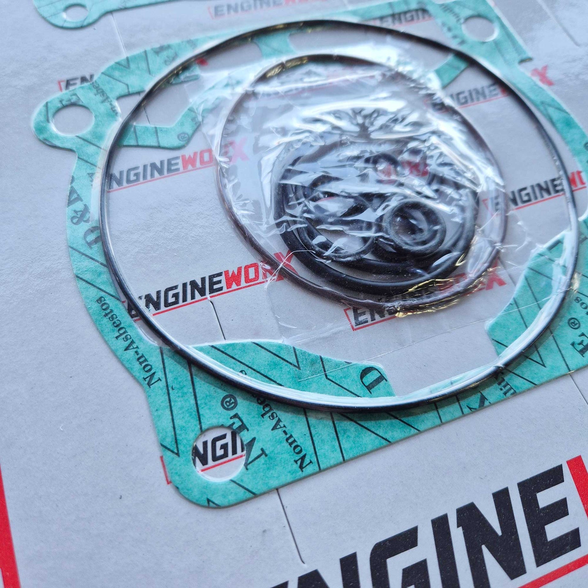 EngineWorx - Top End Gasket Kit - KTM SX250 03-04, EXC250 04