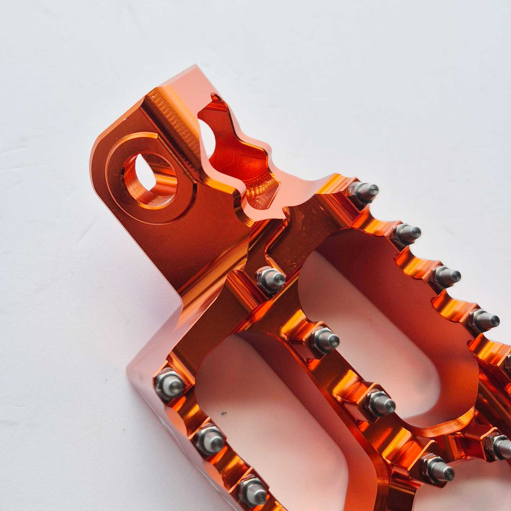 Apico - Foot Pegs - X-Treme - KTM SX50/65 24-27, Husqvarna TC50/65 24-27, Gas Gas MC50/65 24-27