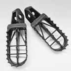 DRC Foot Pegs (Ultra-Wide) KTM SX/SXF 125-450 23-27, EXC/EXCF 125-450 24-27, Husqvarna TC/FC 125-450 23-27, TE/FE 125-450 24-27, TX300 23-27, FX350/450 23-27, Gas Gas 125-500 24-27, MCF250/450 FACTORY 23-27